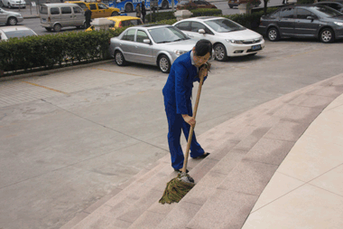 臺(tái)階清潔